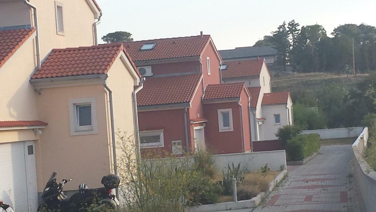 Nina Villa Rab Town Esterno foto