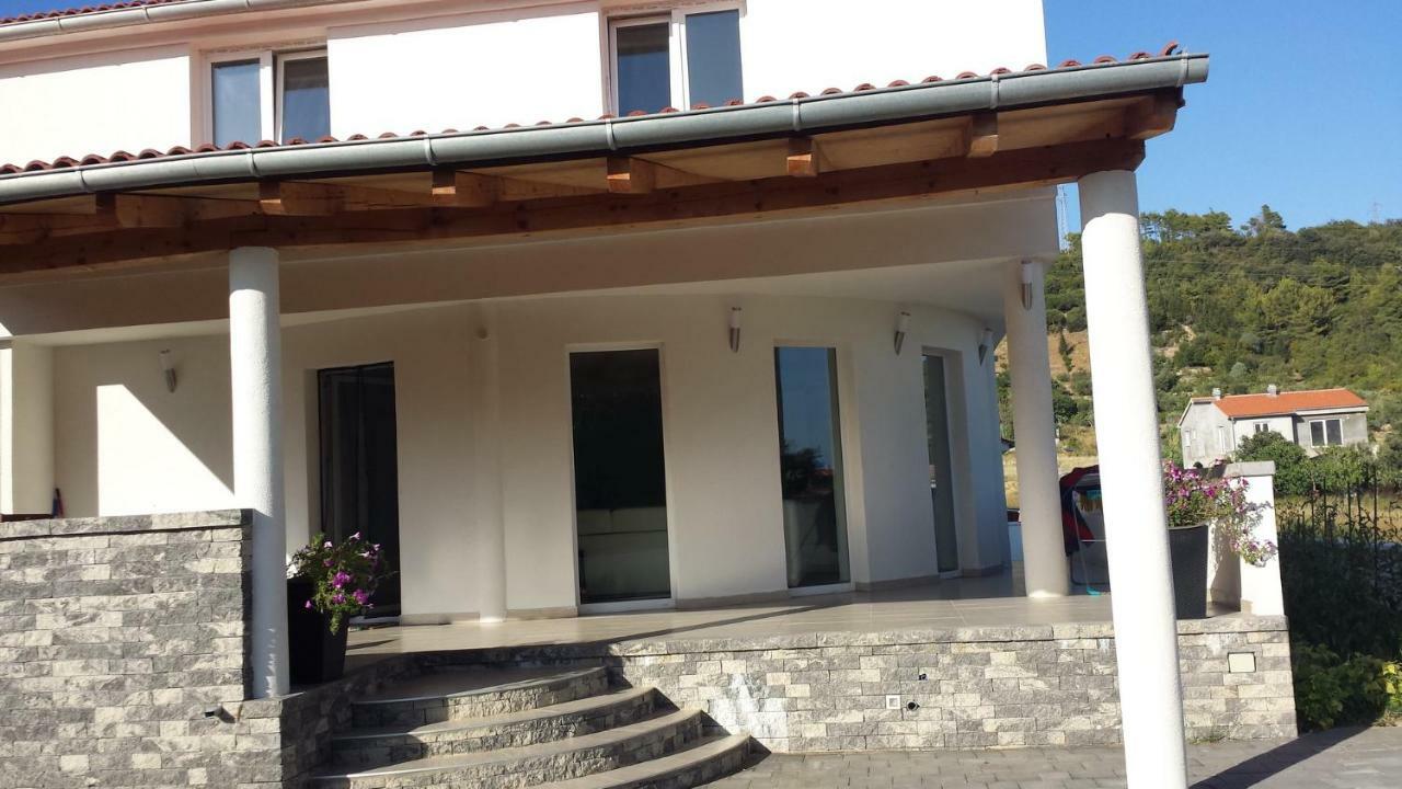 Nina Villa Rab Town Esterno foto